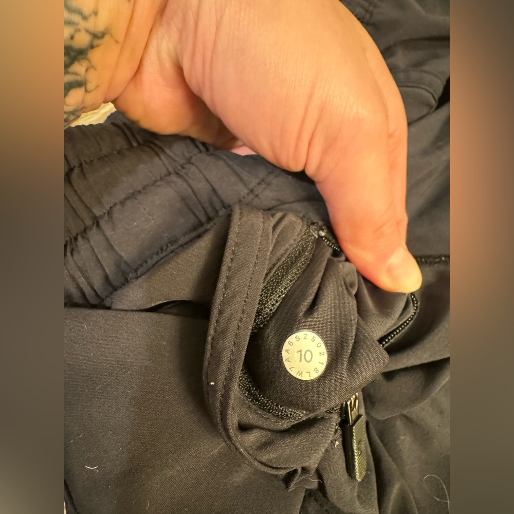 Lululemon - Picture 5 of 7